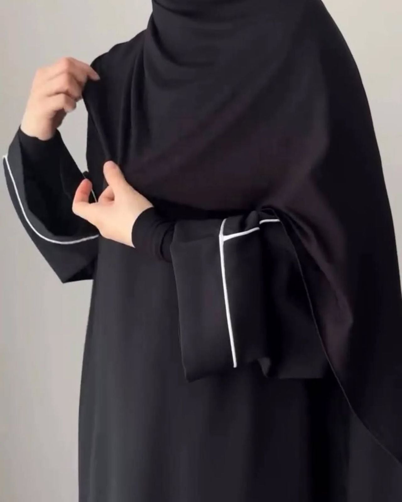 Midnight Elegance Nida Abaya